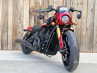 Indian Scout 101 Roja y Negra