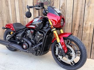 Indian Scout 101 Roja y Negra