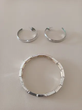 Conjunto aros y pulsera plateados