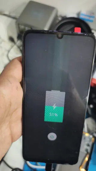 Reparamos tu smartphone  iPhone, Xiaomi, realme