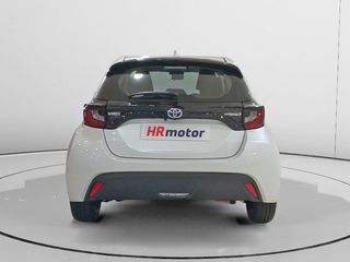 Toyota Yaris Hybrid 2WD Bussines