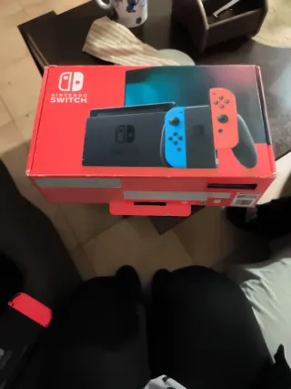 Nintendo Switch con 4 mandos y funda