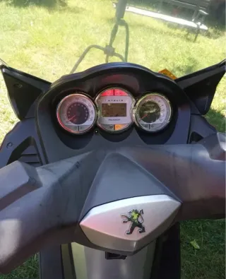 Peugeot Satellis Maxi Scooter