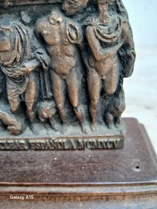 Escultura de bronce figuras humanas