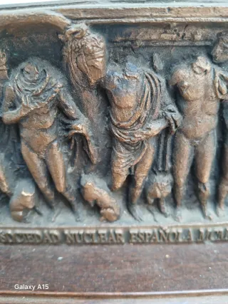 Escultura de bronce figuras humanas