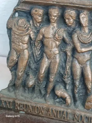 Escultura de bronce figuras humanas
