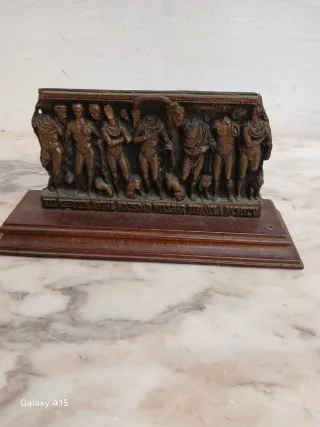 Escultura de bronce figuras humanas