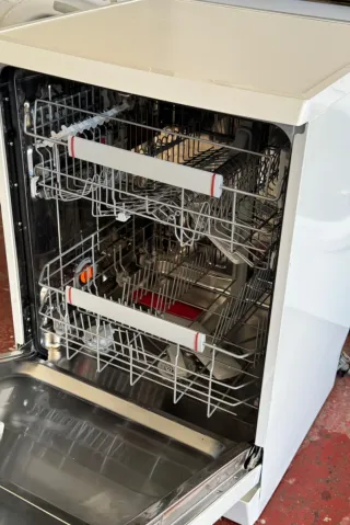 LAVAVAJILLAS AEG FAVORIT DOS BANDEJAS BLANCO