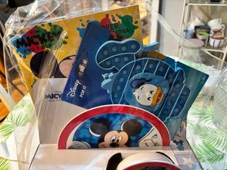 Confezione Regalo Mickey Mouse con Stoviglie e Giocattoli
