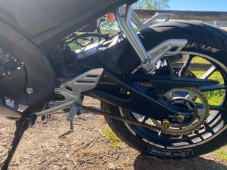 Yamaha YZF-R125 negra mate del 2020