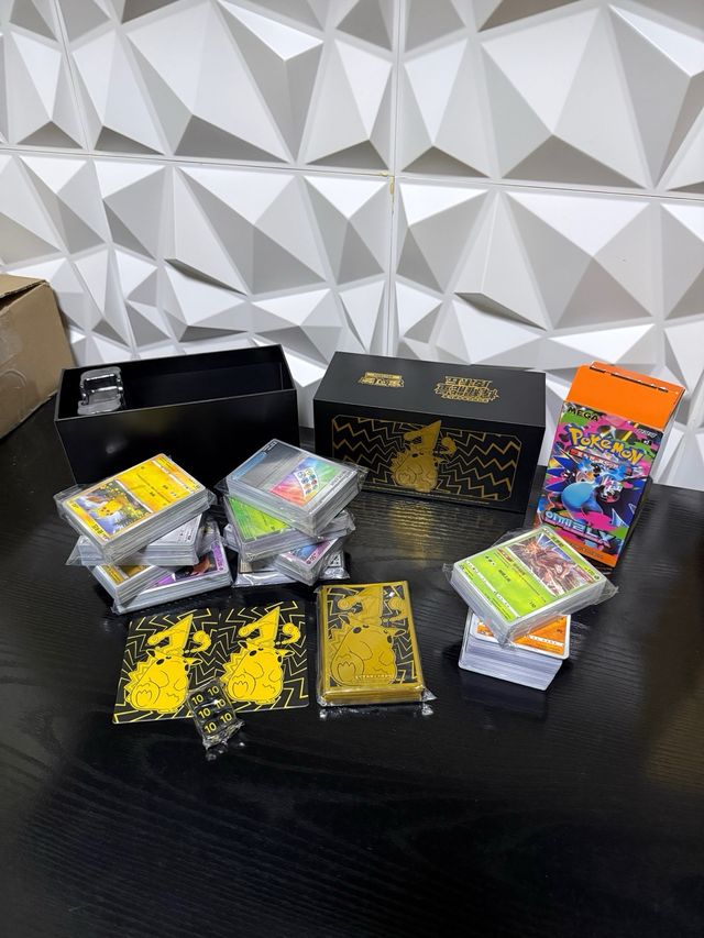 ETB Pikachu + Bulk