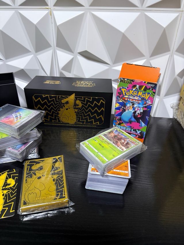 ETB Pikachu + Bulk