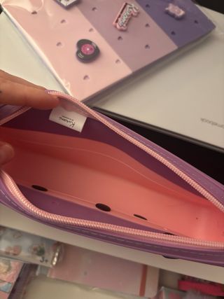 Set notebook e astuccio kuromi sanrio miniso.