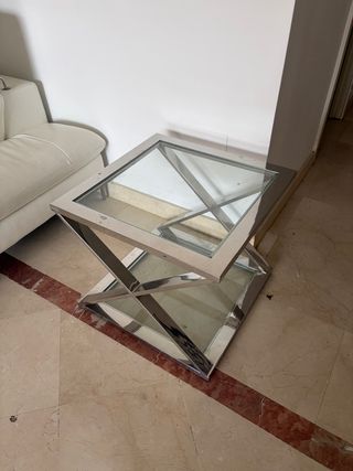 2 Mesas auxiliar cristal y metal plateado