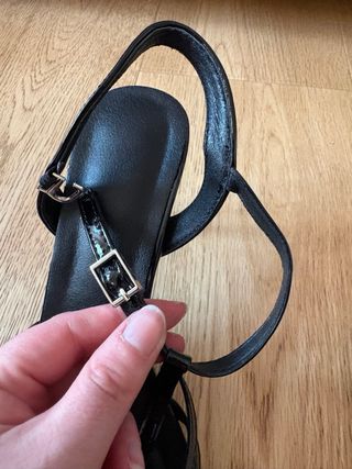 Sandali neri eleganti