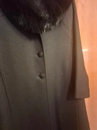 Abrigo negro cuello pelo talla 40-42