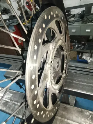 Rueda Husqvarna Svartpilen Supermoto Negra