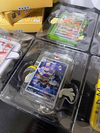 Llaveros Pokémon con carta promo incluida