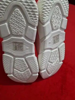 Zapatillas nuevas talla 40