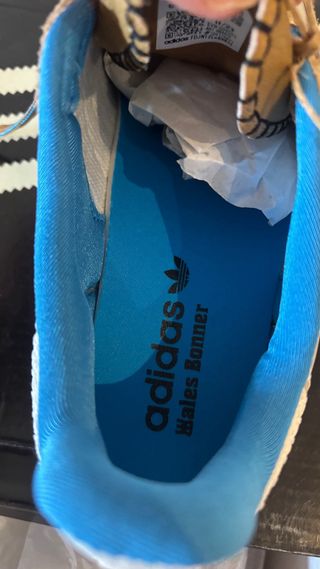 Zapatillas Adidas Beige y Azul