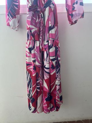 Vestido maxi largo manga larga, floral rosa morado