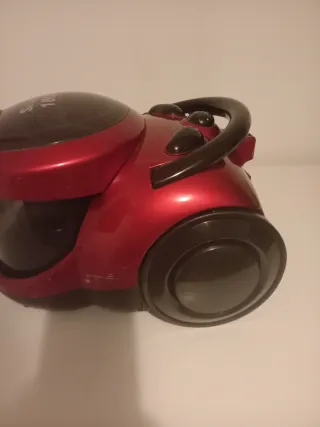 Aspiradora con cable roja 1800W