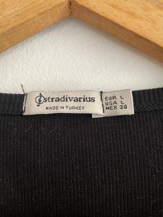 Camiseta Stradivarius Negra Talla L