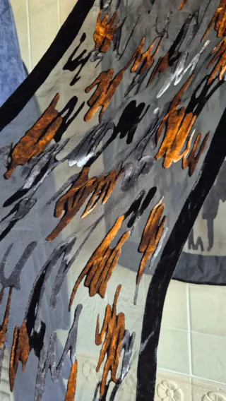 Sciarpa Diane von Furstenberg nera e oro