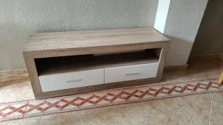 Mueble TV madera y blanco