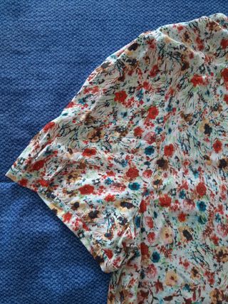 Blusa estampado floral (NUEVA)