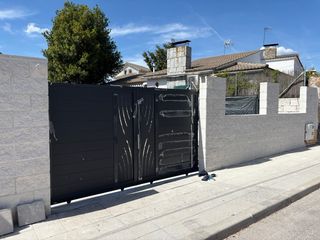 Puerta corredera de aluminio para garaje y de paso