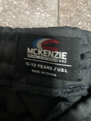 Pantalón Mackenzie gris con cremalleras