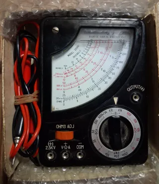 Multímetro Analógico Vintage Modelo 200H