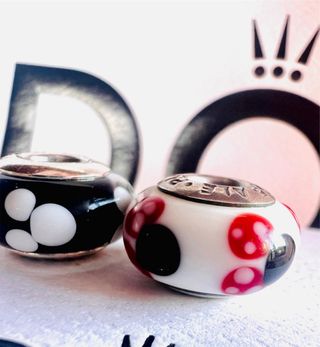 Pandora Charm Blanco y Negro