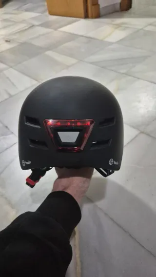 Casco Patinete Eléctrico con Luces LED