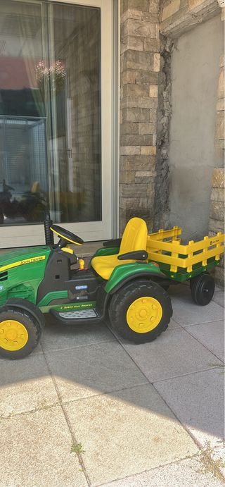 Trattore John Deere per bambini con rimorchio