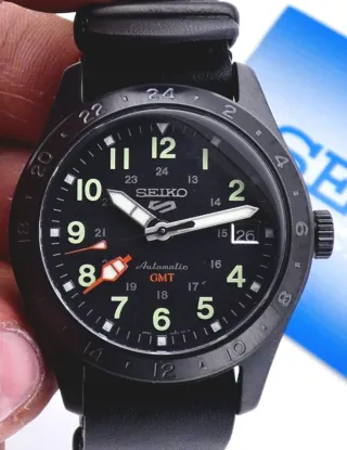Seiko 5 GMT Automatico Nero Verde Nuovo