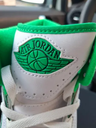 Air Jordan 2 Retro "Lucky Green" Nuevas Talla 38