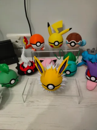 Pokéball Jolteon Figura Coleccionable