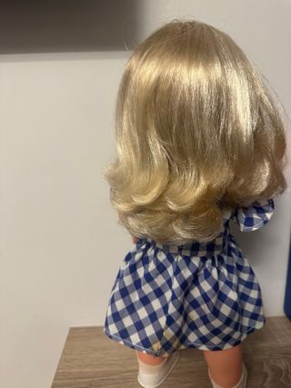 Muñeca Famosa Dolly