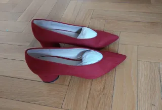 Zapatos de tacón rojos PARFOIS