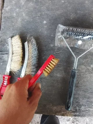 Set de 4 cepillos de acero 20€