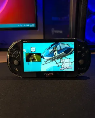 PSVita Slim Negra + SD (SONY) + JUEGOS + Accesorio