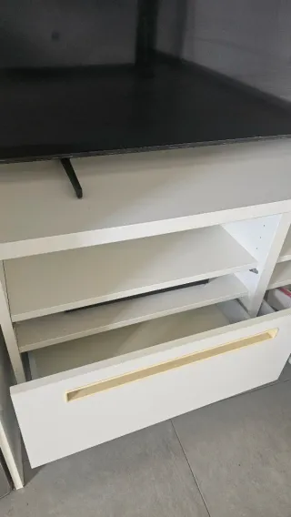 Mueble TV blanco con almacenaje