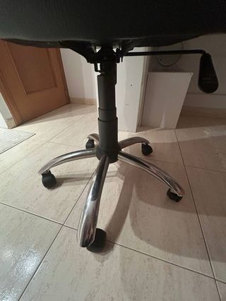 Silla de oficina cuerpo negro