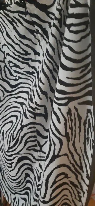 Falda estampado cebra