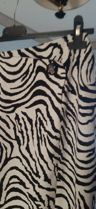 Falda estampado cebra