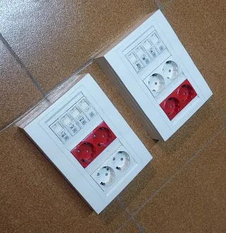 Kit 4 enchufes y módulos trabajo( A 45€ la unidad)