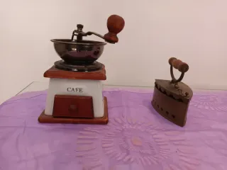 Molino de café y plancha vintage