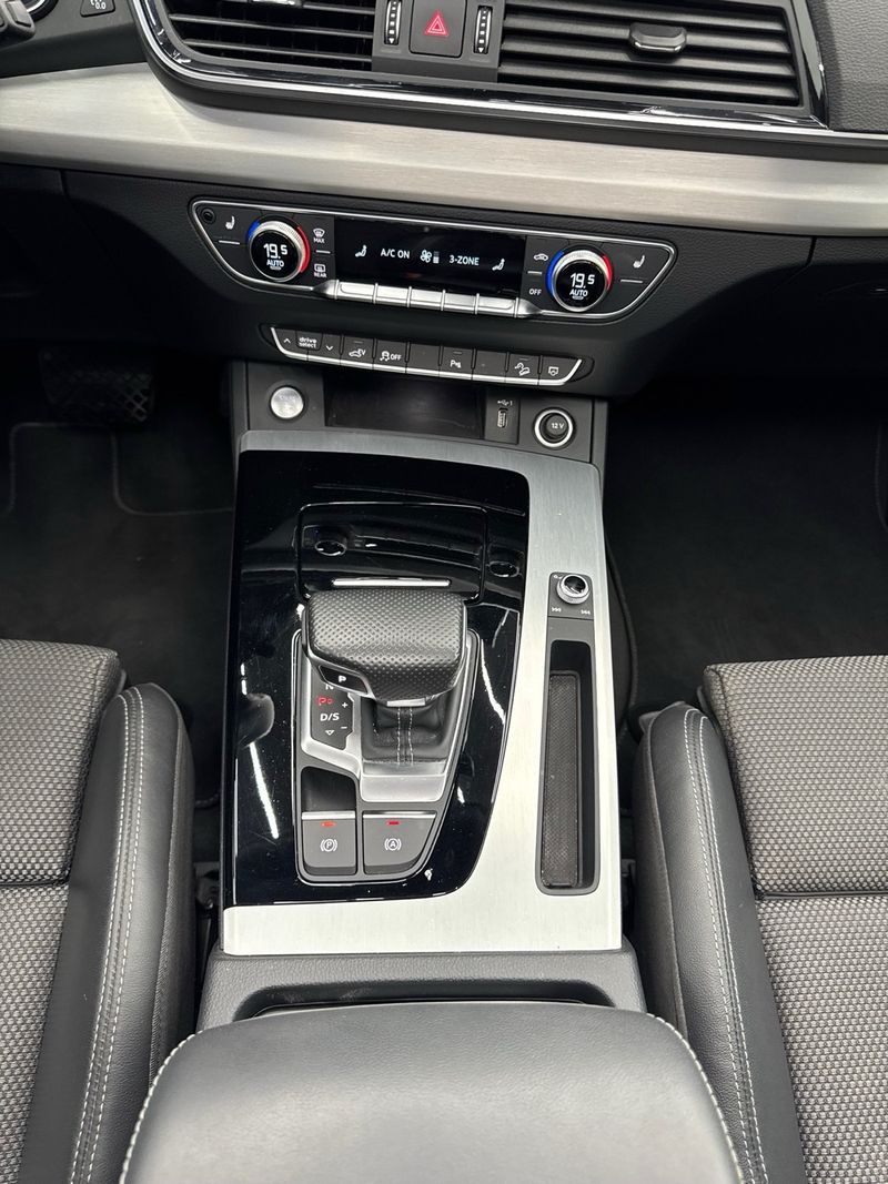 Audi Q5 2021, foto 20